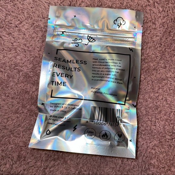 Juno & Co. Storm Cloud Makeup Sponge - Picture 3 of 5